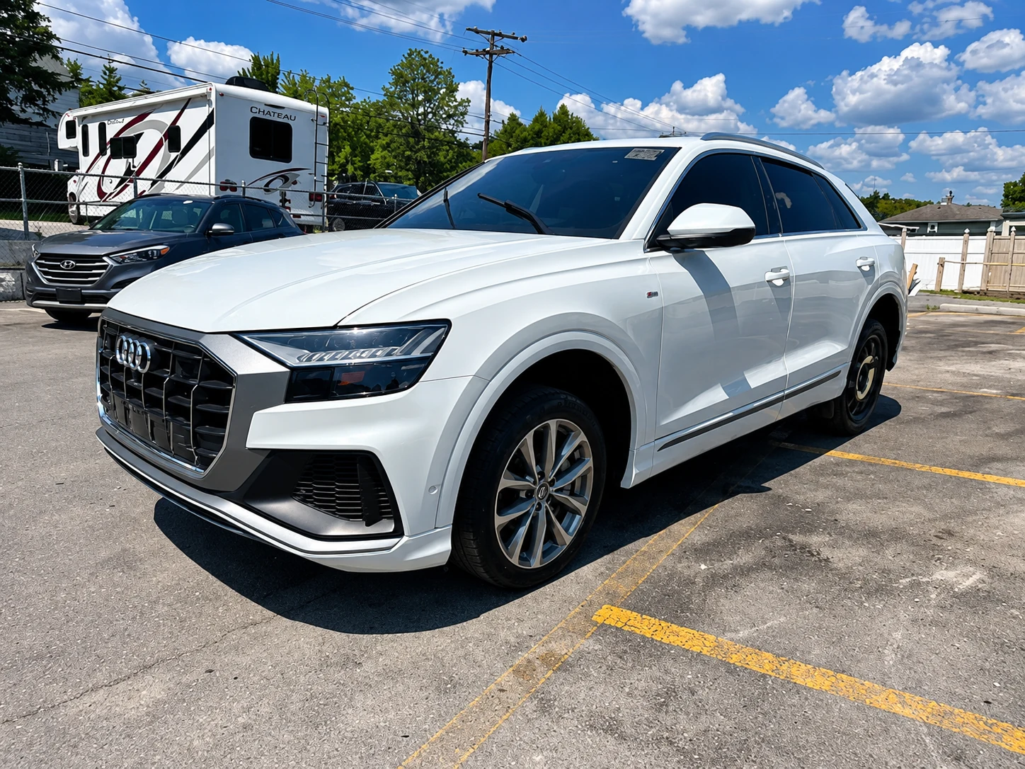 Audi Q8 S-Line 2023, автомобиль с аукциона Copart